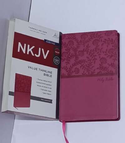 nkjv-value-thinline-bible-pink