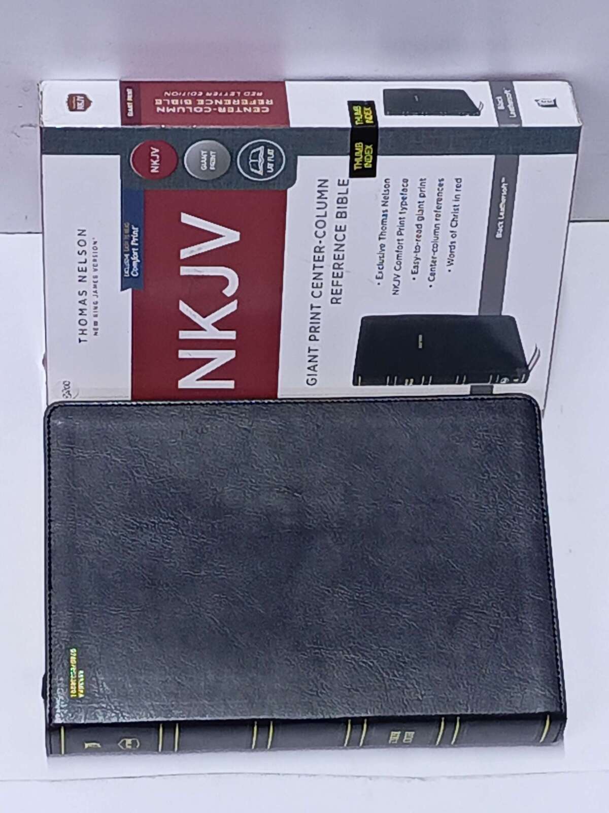 nkjv-giant-print-center-column-reference-bible