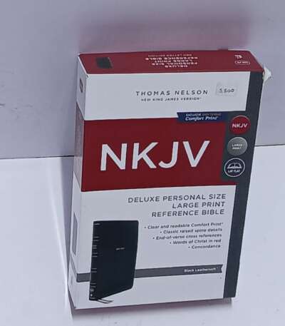 nkjv-deluxe-personal-size-large-print-reference-bible