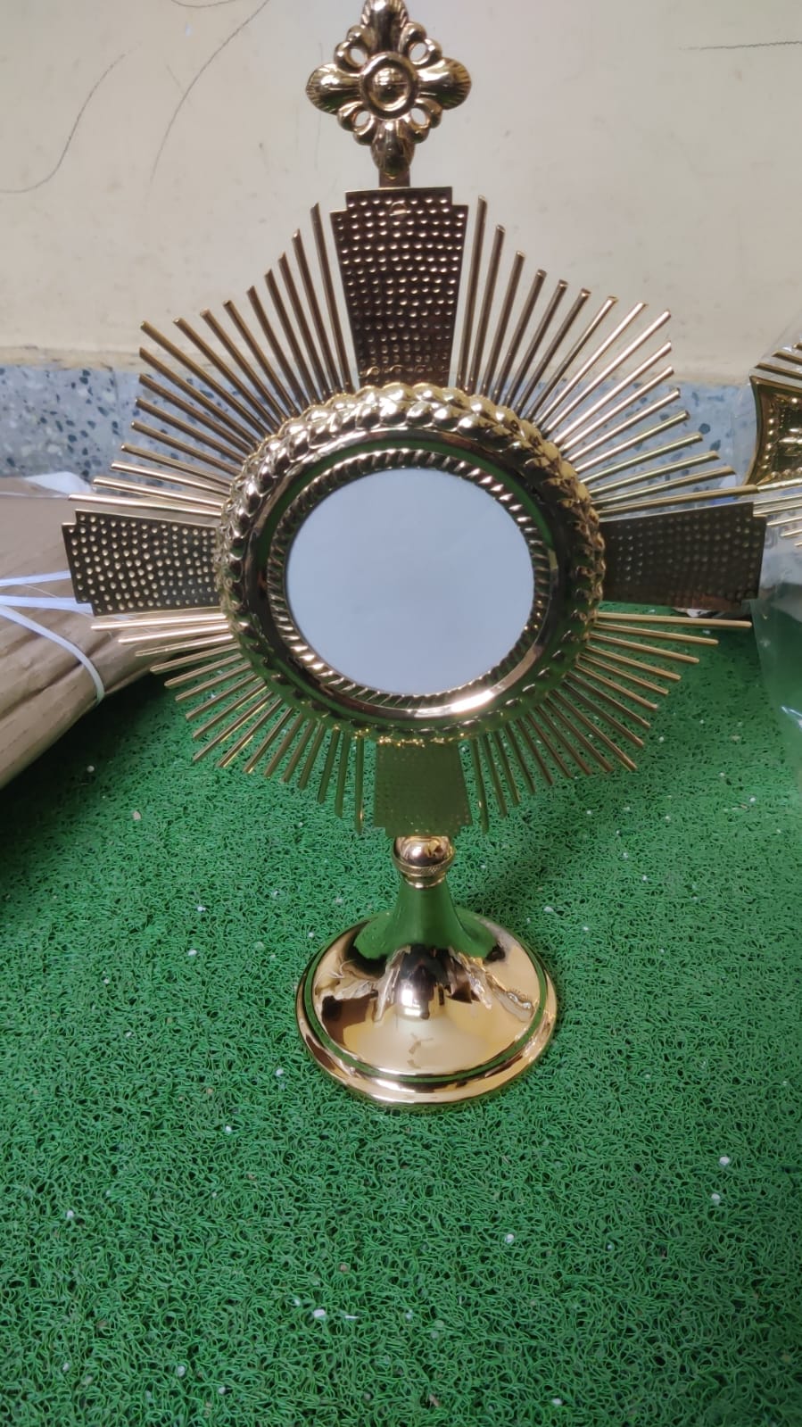 catholic-monstrance-70000 catholic-monstrance-70000