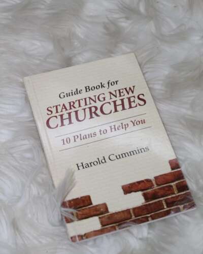 guide-book-fo-starting-new-churches-by-harold-cummins-300