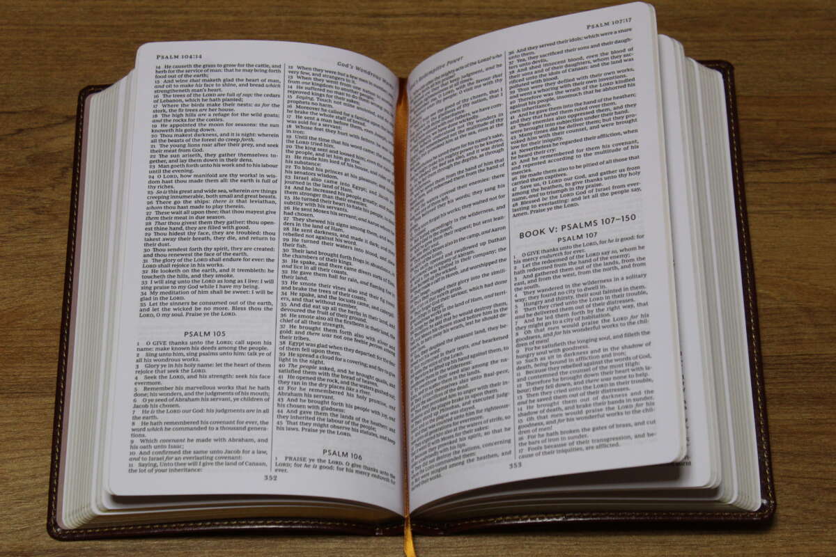 king-james-version-deluxe-gift-bible-3900-iv