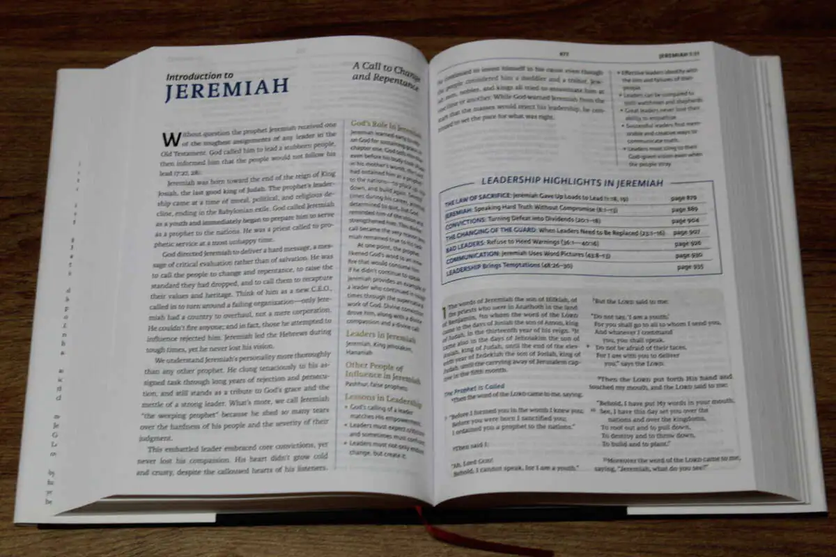 maxwell-leadership-bible-8290-iii