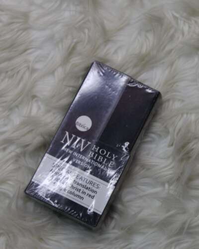 niv-slim-bible-leather-cover-flip-bible-black-2800