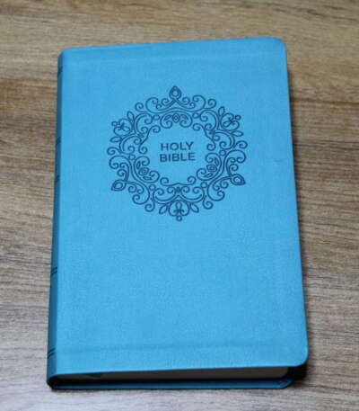 nkjv-a5-compact-thinline-bible-turquoise-4300-ii