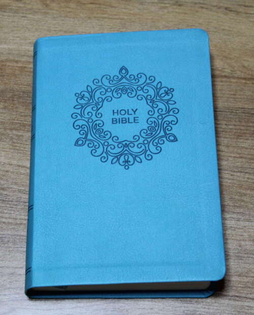 nkjv-a5-compact-thinline-bible-turquoise-4300-ii