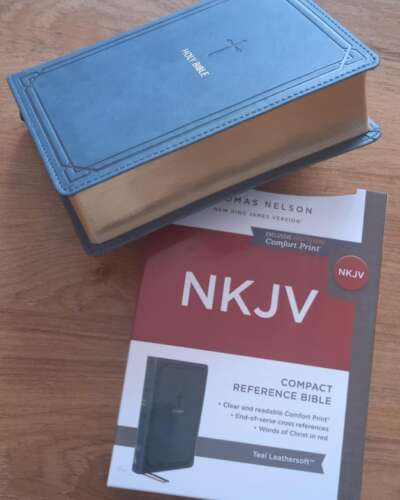 nkjv-compact-reference-bible-4500-i