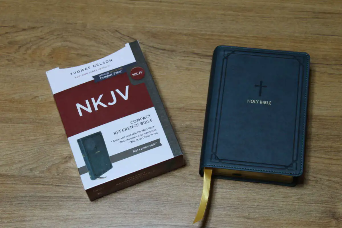 nkjv-compact-reference-bible-4500-iii