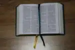 nkjv-compact-reference-bible-4500-iv
