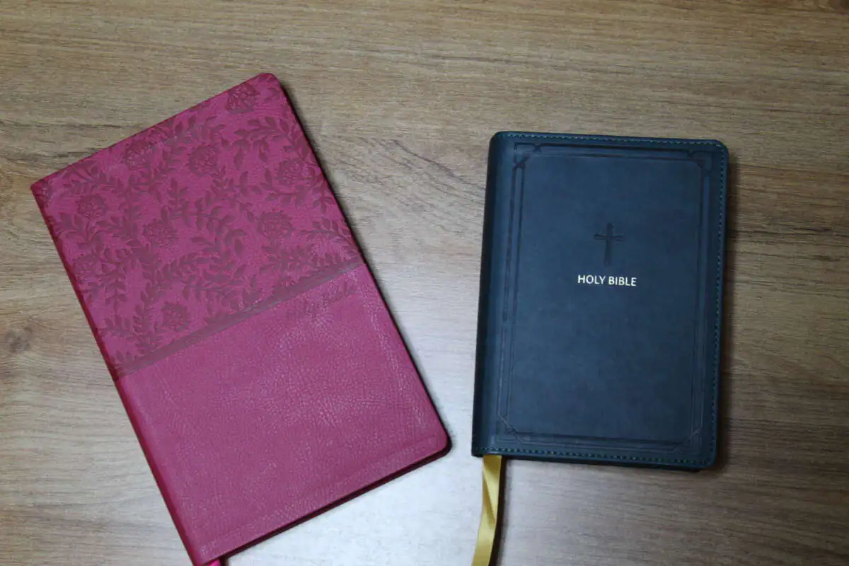 nkjv-compact-reference-bible-4500-v