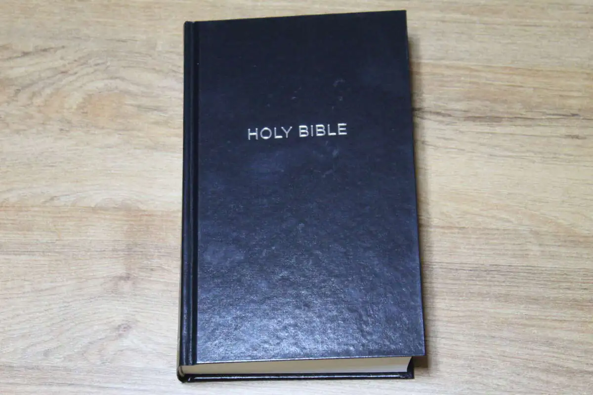 nkjv-pew-bible-4200-iii